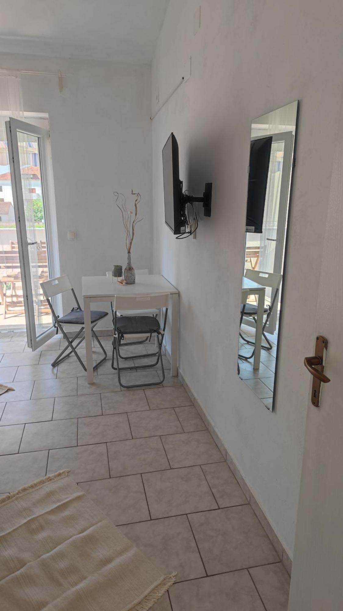 Vila Sentio Mare-Apartments Livaic Zeljko Pirovac Ngoại thất bức ảnh