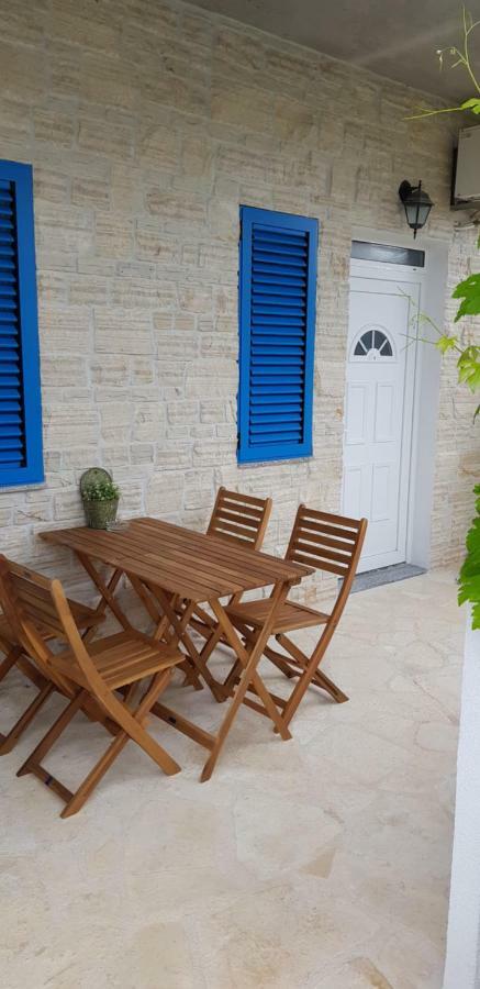 Vila Sentio Mare-Apartments Livaic Zeljko Pirovac Ngoại thất bức ảnh