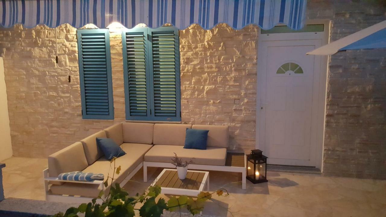 Vila Sentio Mare-Apartments Livaic Zeljko Pirovac Ngoại thất bức ảnh